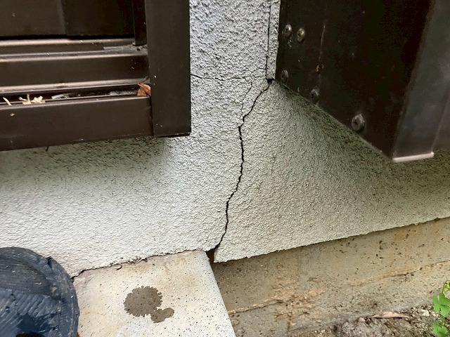 深刻なひび割れ被害の発生